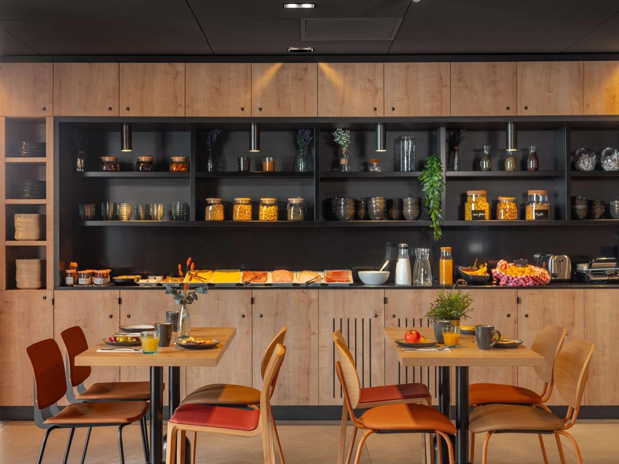 ibis Styles Fontenay Exterior foto