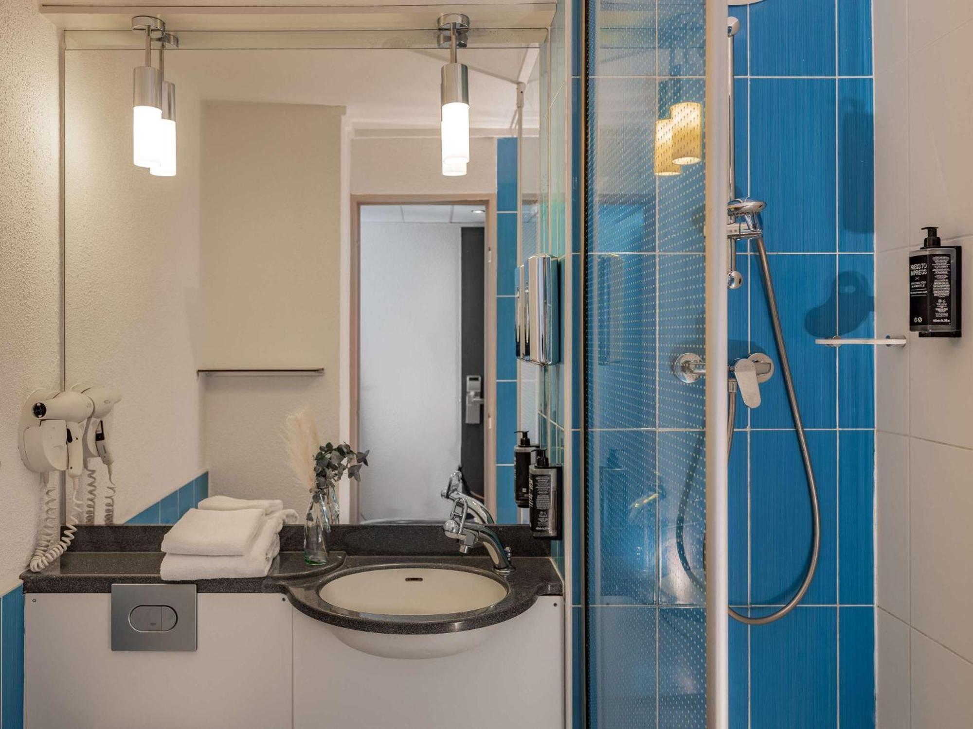 ibis Styles Fontenay Exterior foto
