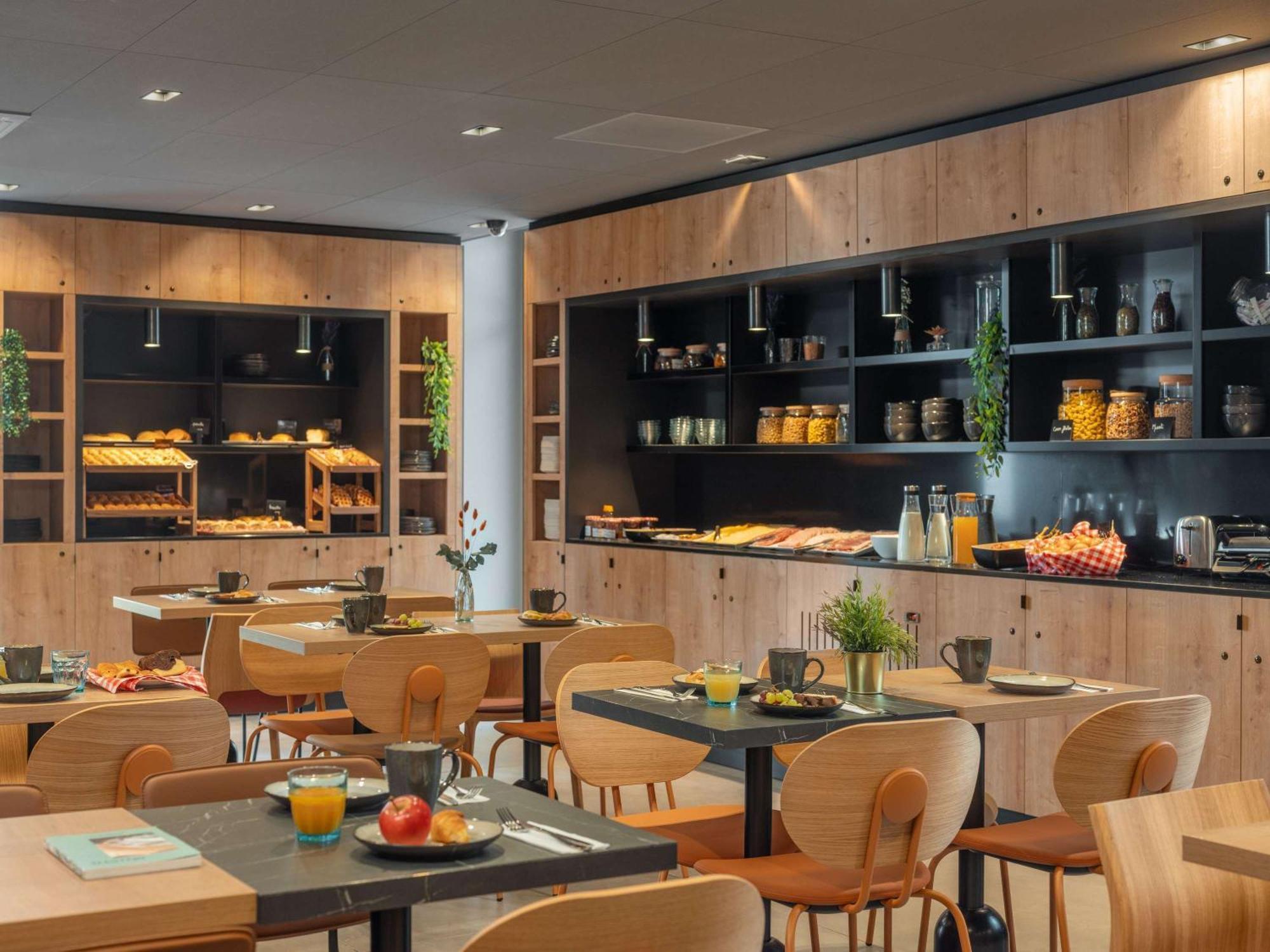 ibis Styles Fontenay Exterior foto