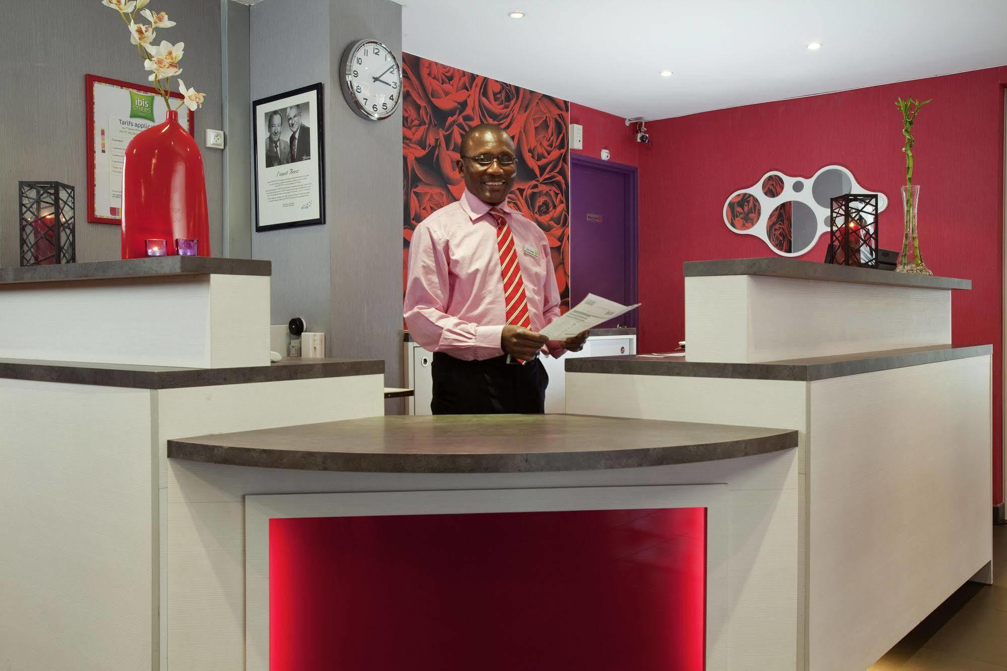ibis Styles Fontenay Exterior foto